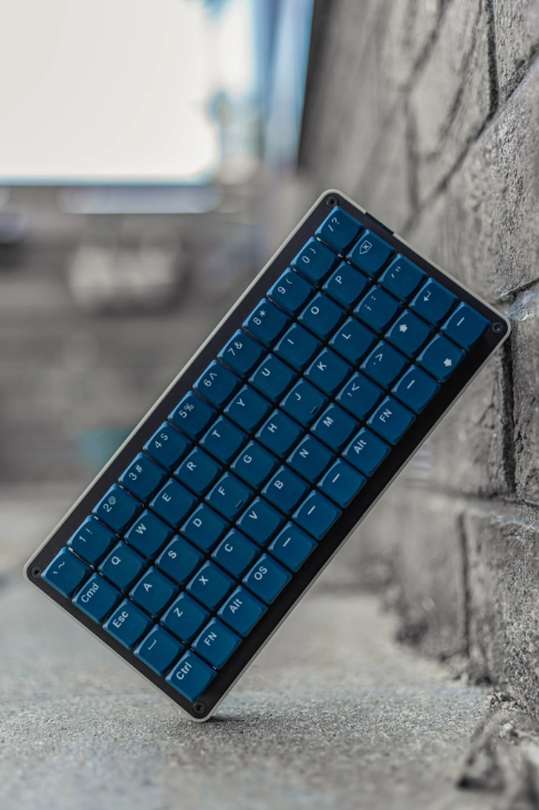 THT (Tai-Hao Thins) 65Key ロープロファイル キーキャップセット(PBT/MX/ネイビーブルー)