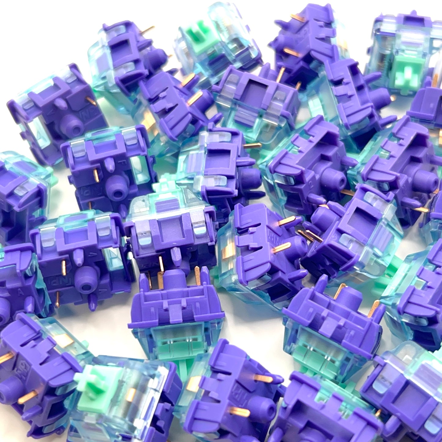 Gateron Azure Dragon V4 タクタイル キースイッチ(55g/5ピン/5個)