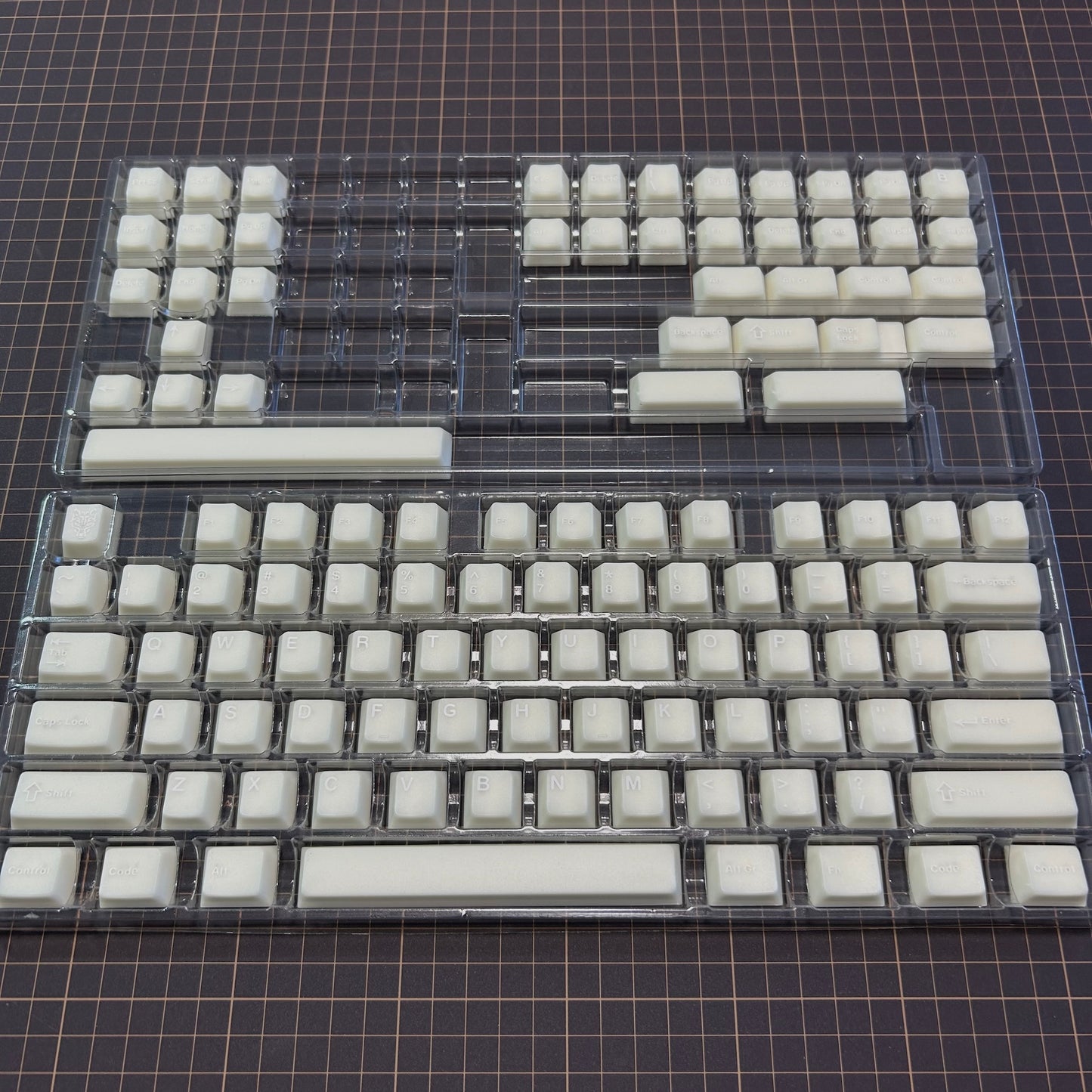 mintcaps Cherryプロファイルライク キーキャップセット(半透過ホワイト)