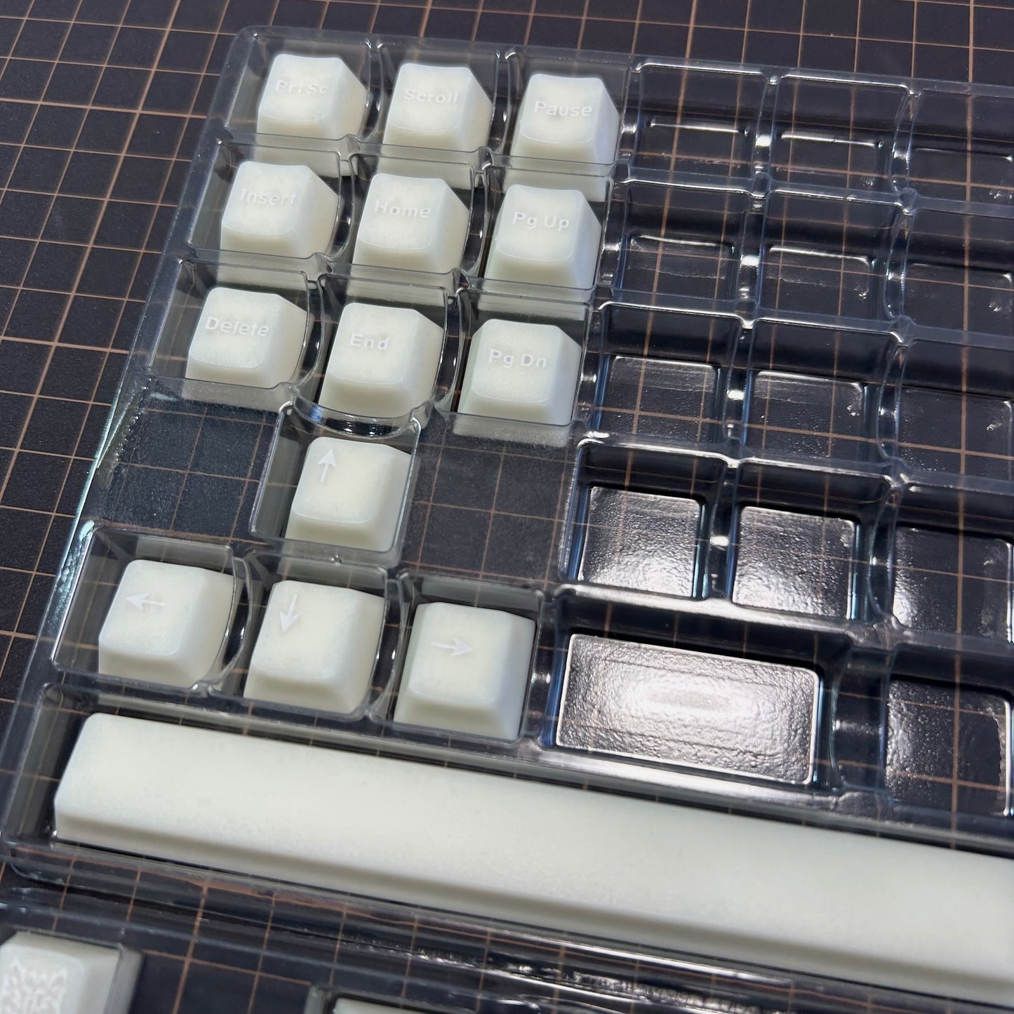 mintcaps Cherryプロファイルライク キーキャップセット(半透過ホワイト)