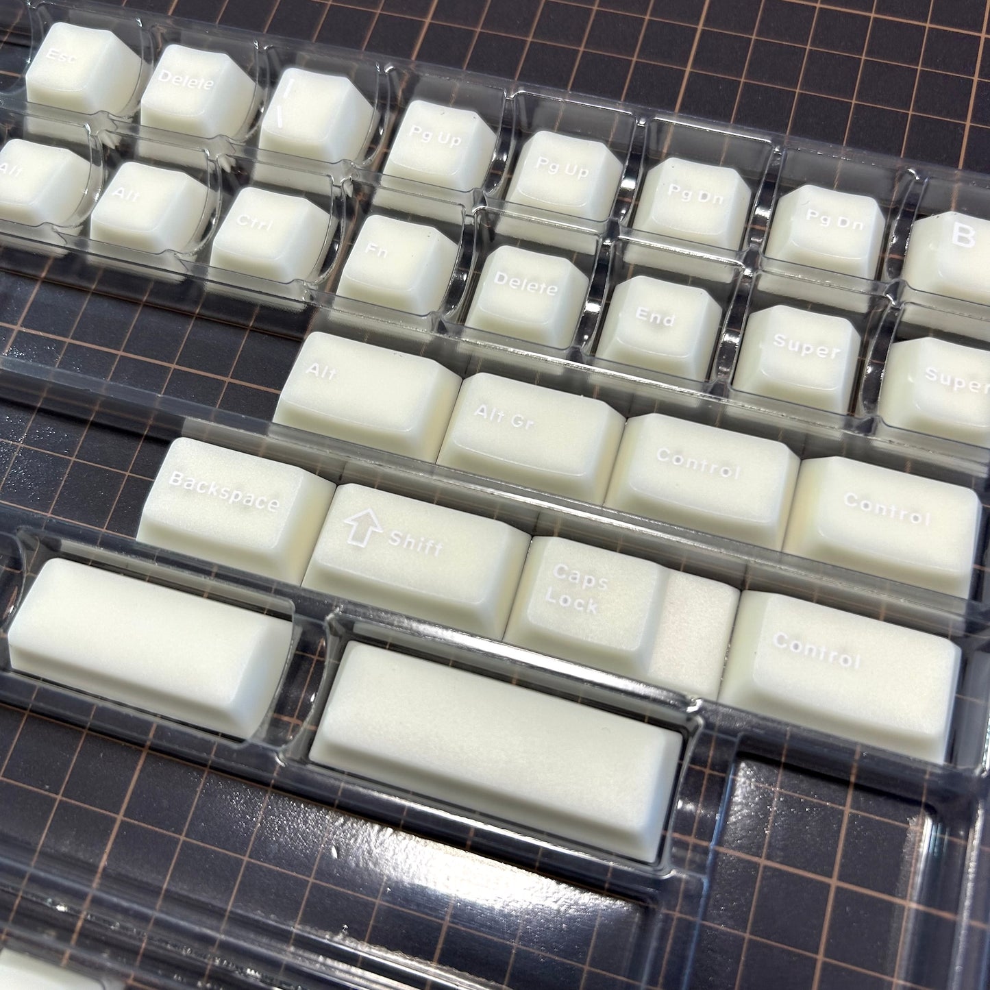 mintcaps Cherryプロファイルライク キーキャップセット(半透過ホワイト)