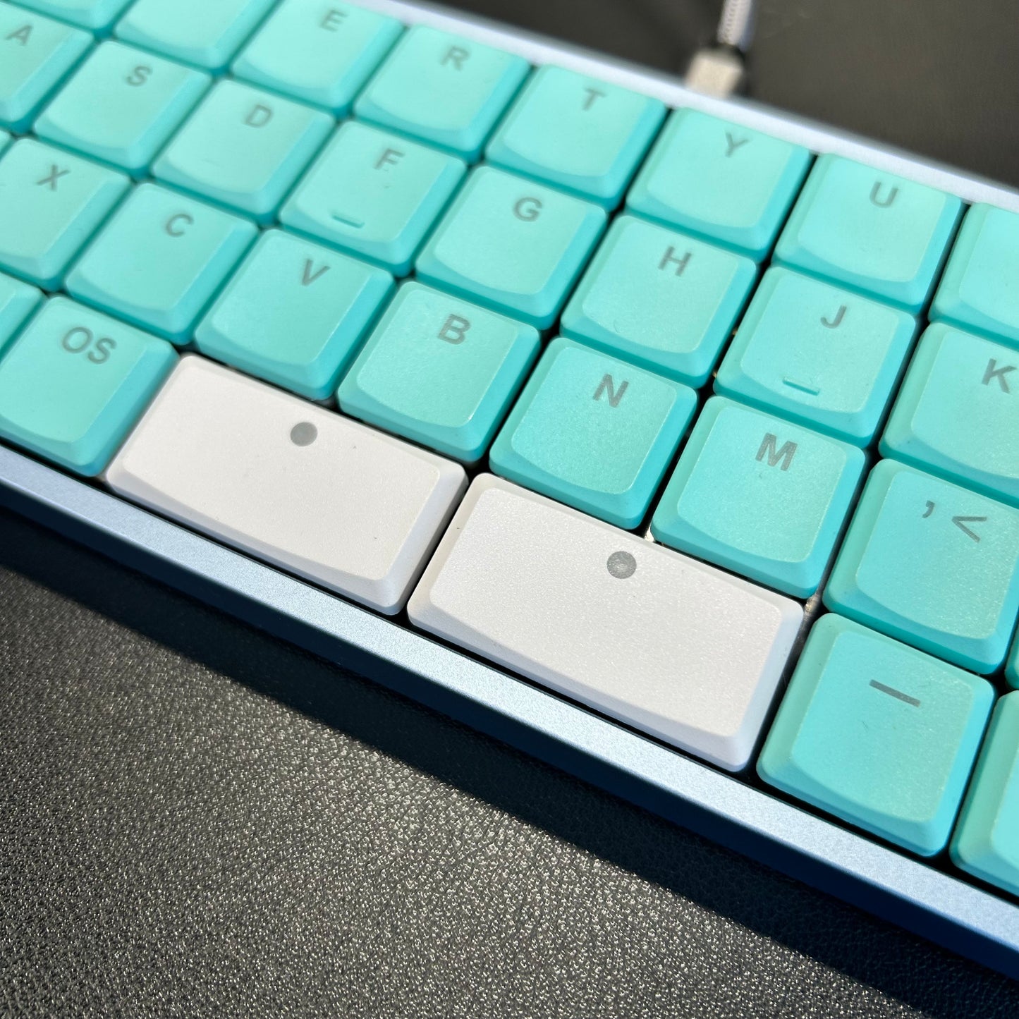 THT (Tai-Hao Thins) 65Key ロープロファイル キーキャップセット(PBT/MX/ミントブルー)