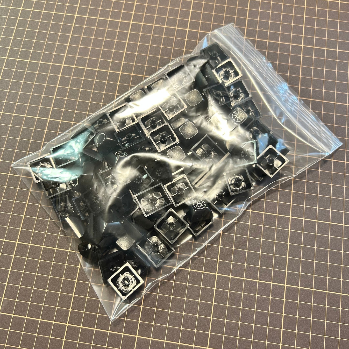 【ジャンク品】ADAキーキャップ詰め合わせ(約80個)