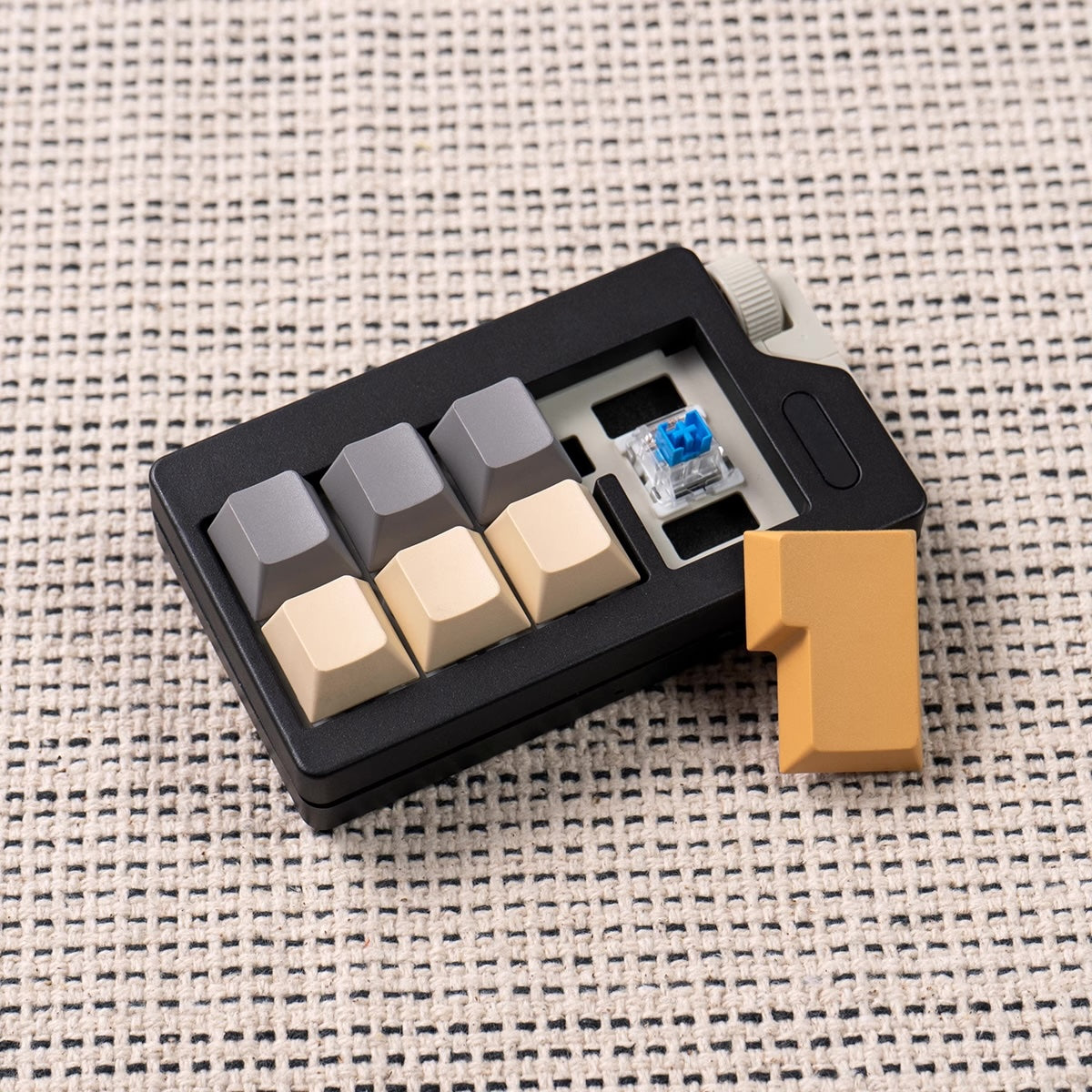 mintcaps トイキーボード / キースイッチテスター(クリーム)