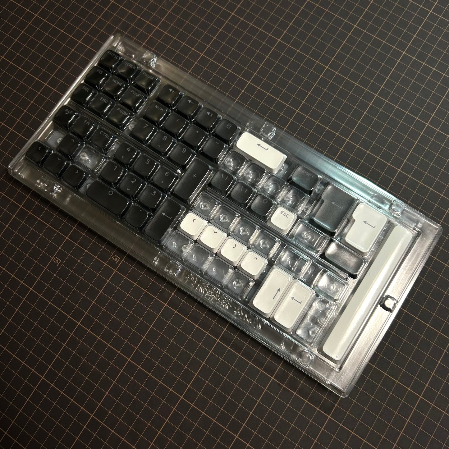 XVX Skyline R2 ロープロファイル PBT ダブルショット キーキャップセット(WOB(ブラック)127キー)