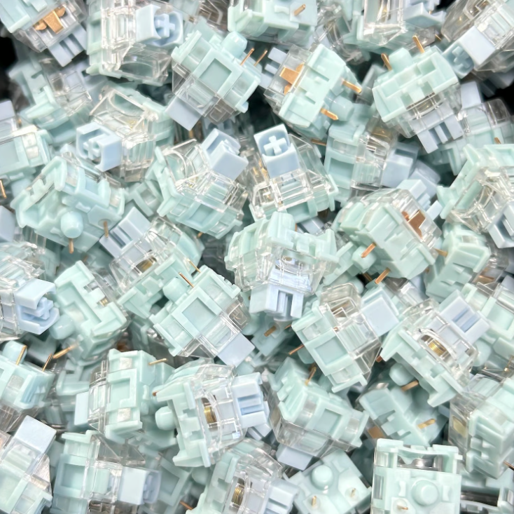 TTC Silent Bluish White Keyswitchがたくさん映ったカラー画像です。