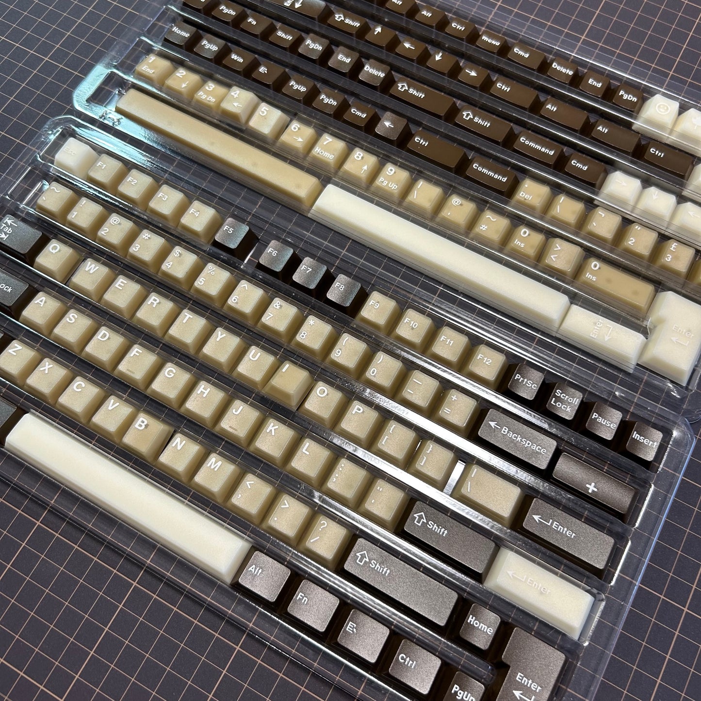 現品特価｜mintcaps Cherryプロファイルライク キーキャップセット（半透過ブラウン）