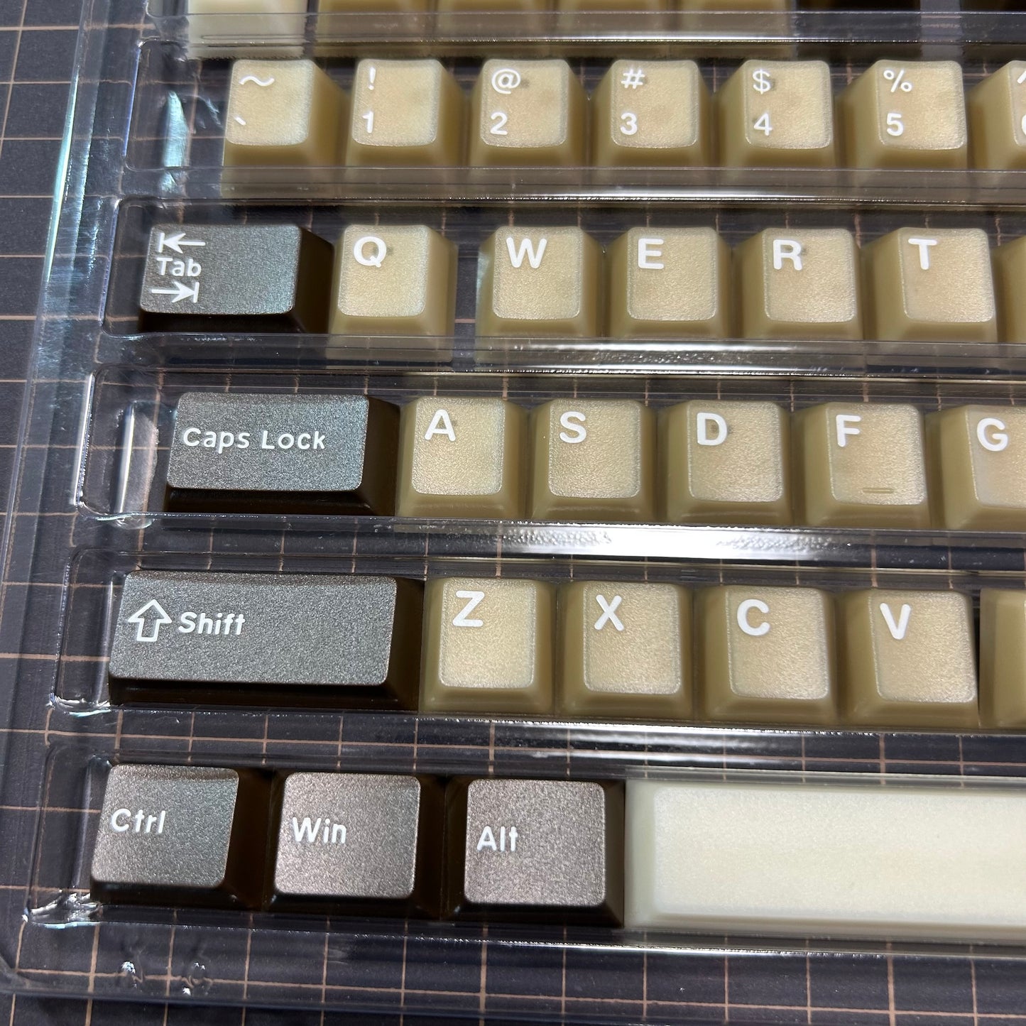 現品特価｜mintcaps Cherryプロファイルライク キーキャップセット（半透過ブラウン）