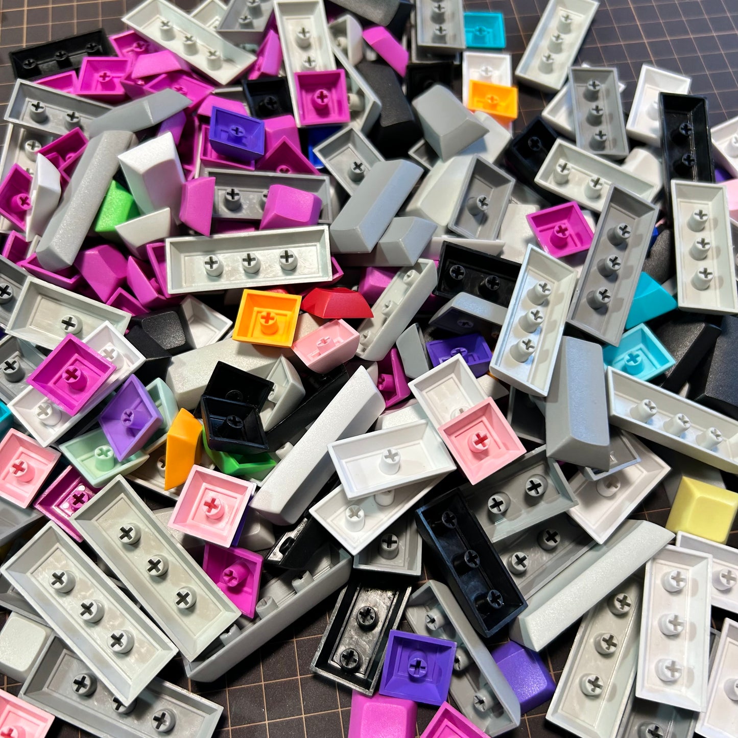 【ジャンク品】DSAライクキーキャップ詰め合わせ（約60個）